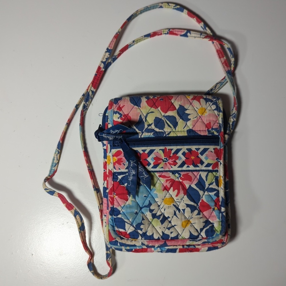 Vera Bradley Hipster‎ Crossbody Bag - Floral Pattern Red White Blue Green 8"x6"